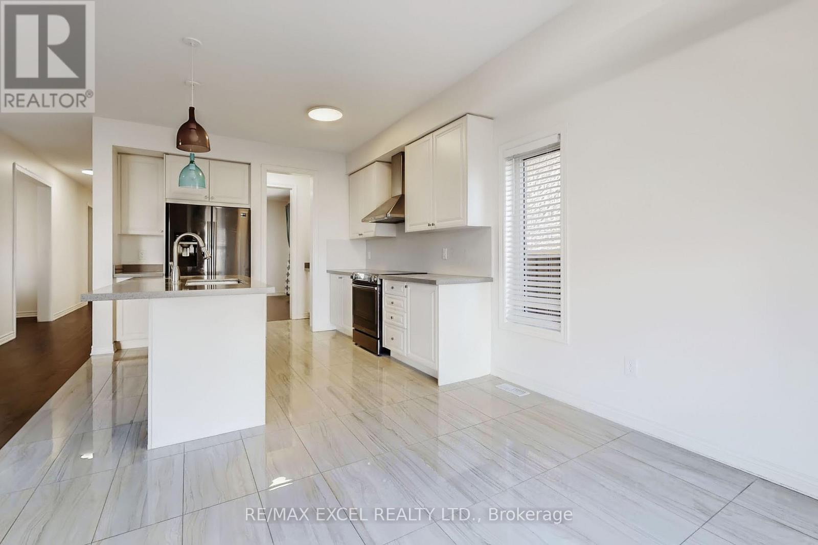 6 Kavanagh Avenue, East Gwillimbury, Ontario L0G 1V0 - Photo 20 - N12588988