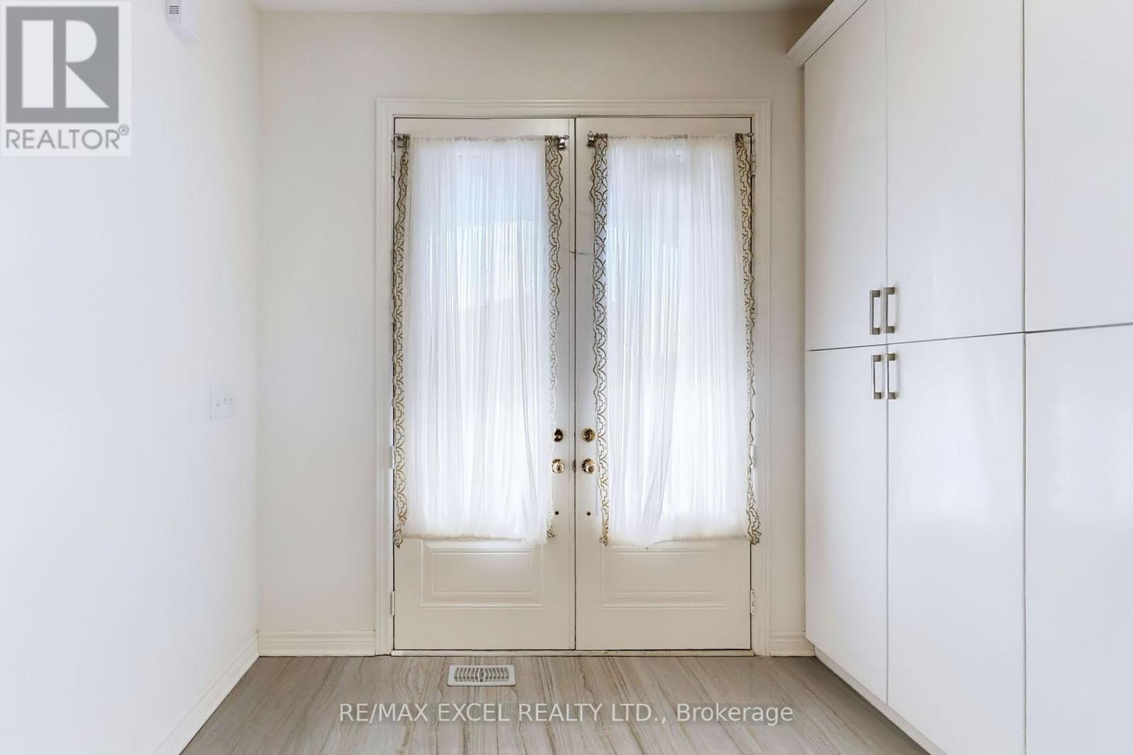 6 Kavanagh Avenue, East Gwillimbury, Ontario L0G 1V0 - Photo 24 - N12588988