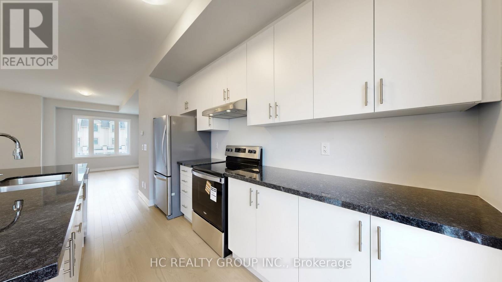 46 York Downs Boulevard, Markham, Ontario L6C 3K3 - Photo 10 - N12588990