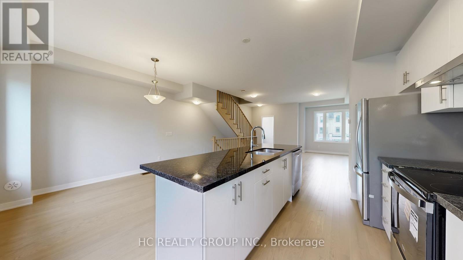 46 York Downs Boulevard, Markham, Ontario L6C 3K3 - Photo 12 - N12588990