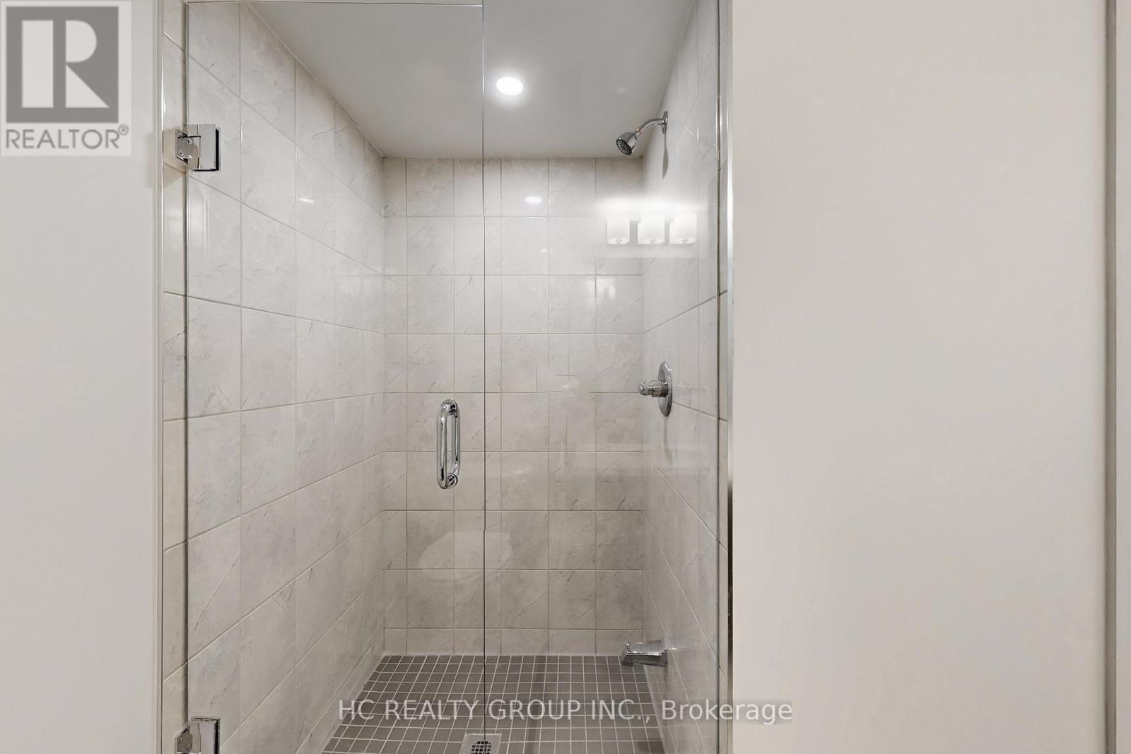 46 York Downs Boulevard, Markham, Ontario L6C 3K3 - Photo 6 - N12588990