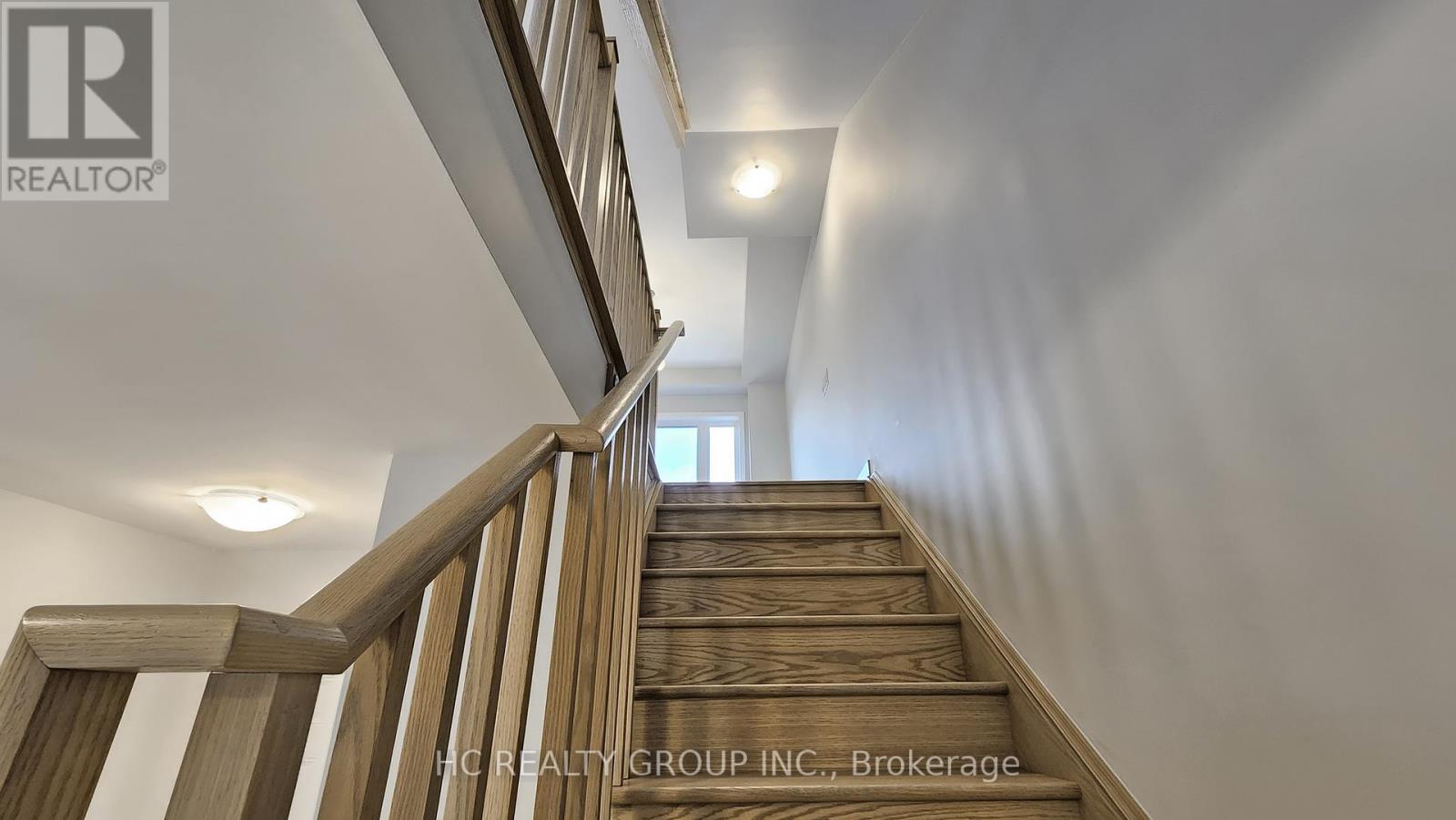 46 York Downs Boulevard, Markham, Ontario L6C 3K3 - Photo 7 - N12588990