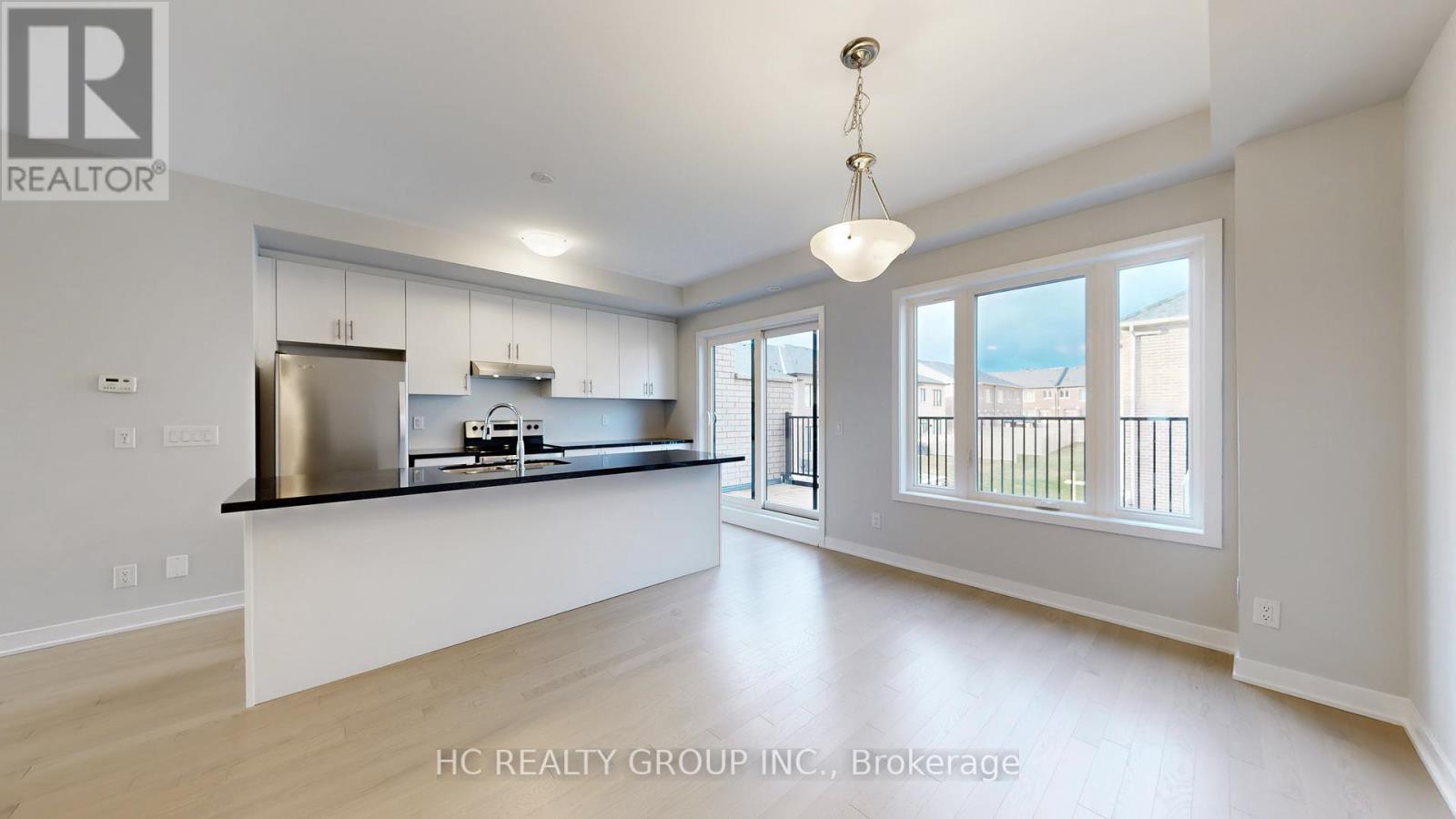 46 York Downs Boulevard, Markham, Ontario L6C 3K3 - Photo 8 - N12588990