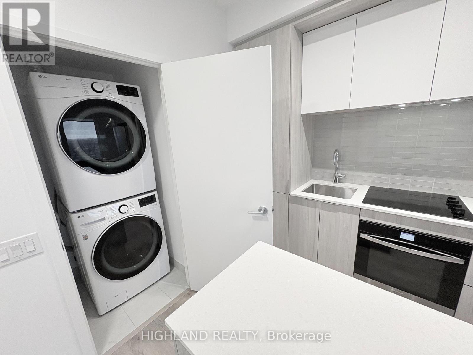 2609 - 395 Square One Drive, Mississauga, Ontario  L5B 0P6 - Photo 8 - W12588986