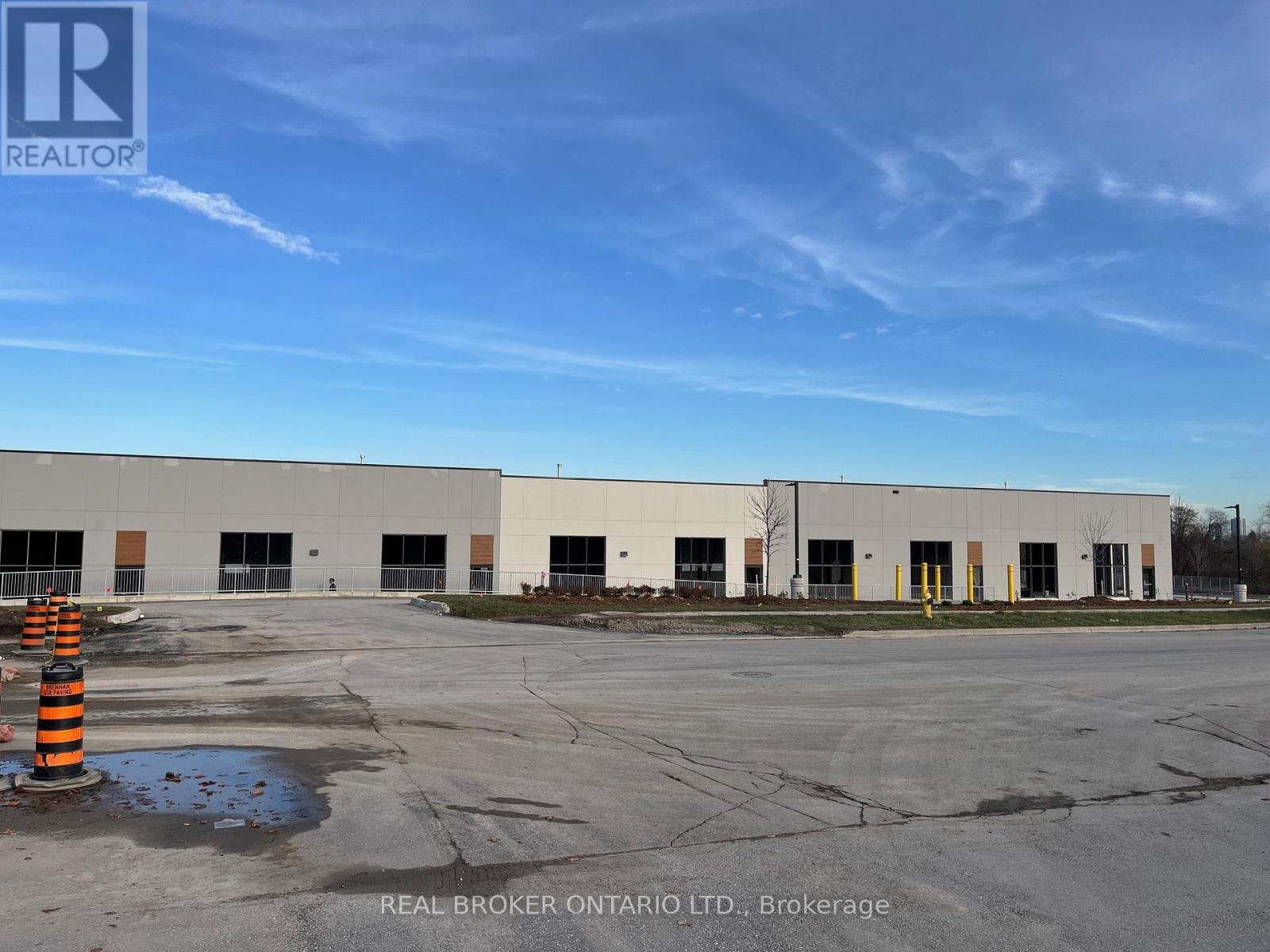 Units 1 To 6 - 195 Cachet Woods Court, Markham (Cachet), Ontario  L6C 0Z8 - Photo 8 - N12506670