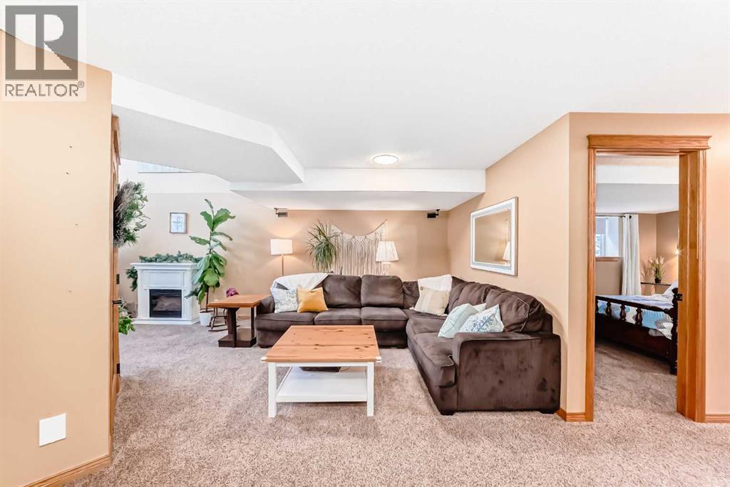 203 Hidden Spring Green Nw, Calgary, Alberta  T3A 5N4 - Photo 31 - A2272070