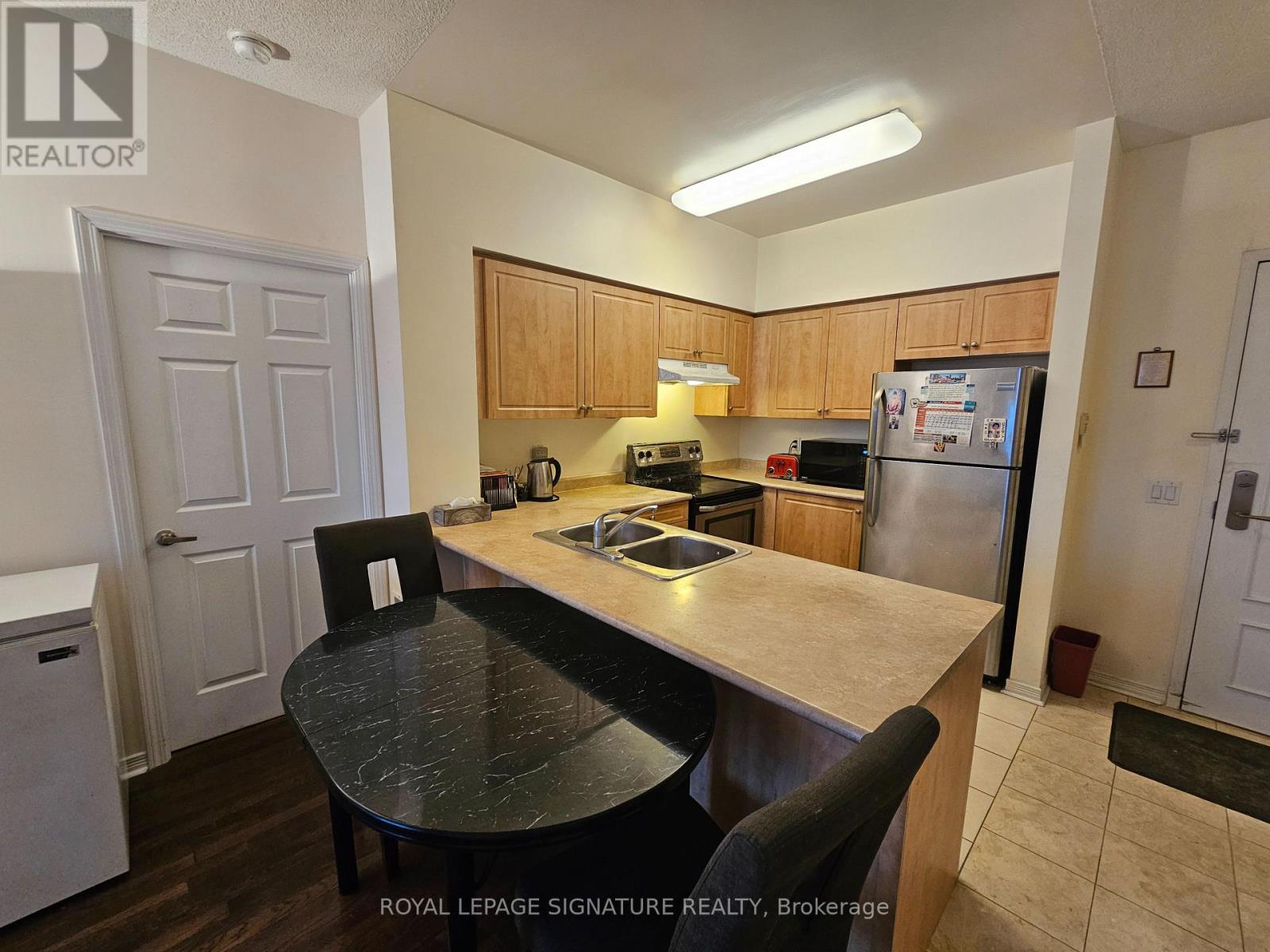 803 - 350 Red Maple Road, Richmond Hill, Ontario  L4C 0T5 - Photo 5 - N12580834