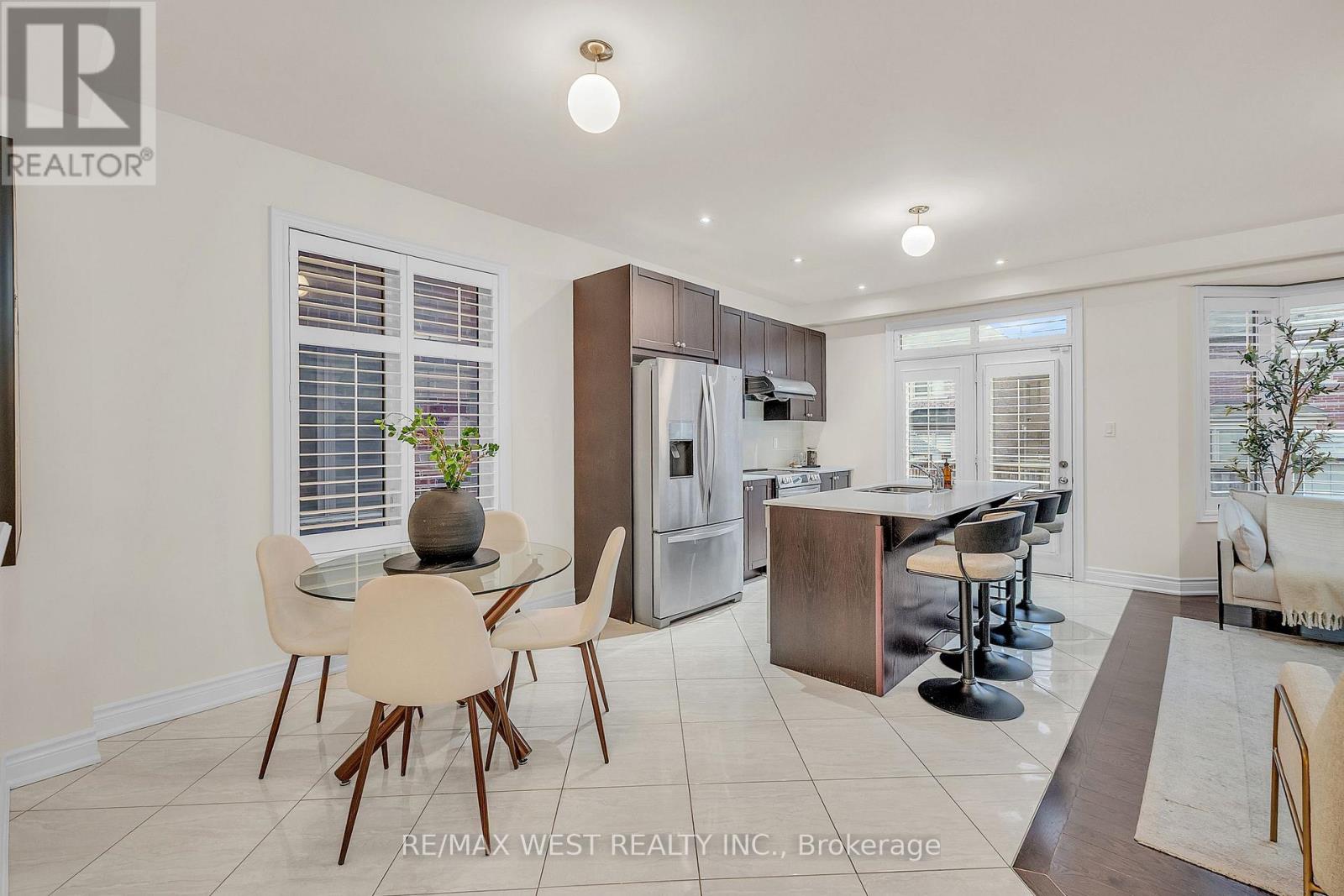 79 Algoma Drive N, Vaughan, Ontario  L4H 4H6 - Photo 8 - N12587964