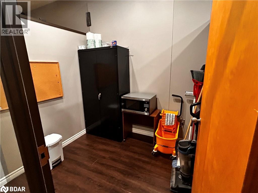 49 Essa Road Unit# 1, Barrie, Ontario L4N 3K4 - Photo 16 - 40773699