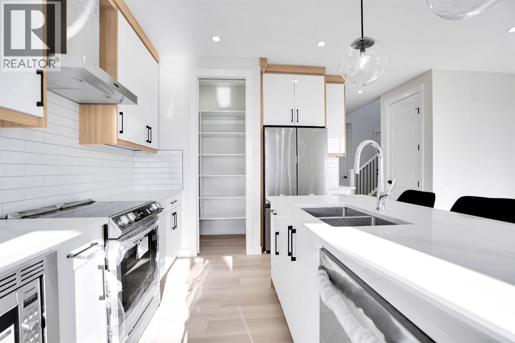 126 Waterstone Way, Chestermere, Alberta  T1X 3B2 - Photo 19 - A2269077