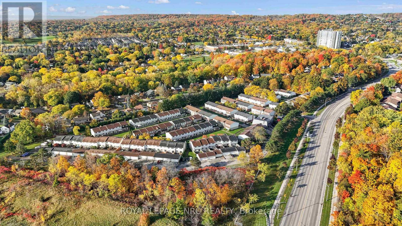 Unit - 4 - 2232 Upper Middle Road, Burlington, Ontario  L7P 2Z9 - Photo 3 - W12588998