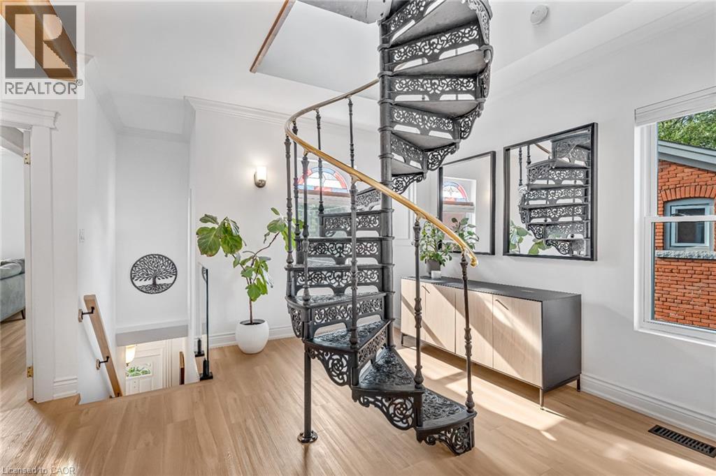 15 Fairmount Avenue, Hamilton, Ontario L8P 3Z4 - Photo 13 - 40736822