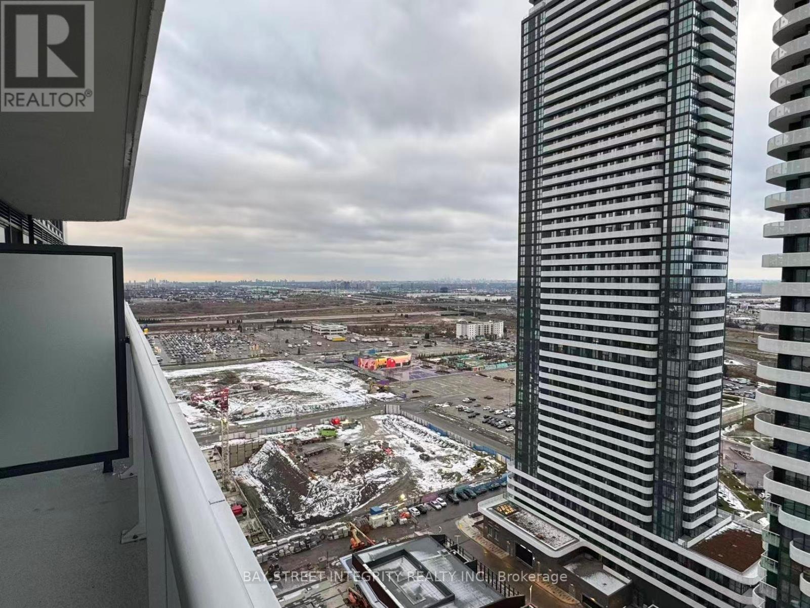 2601 - 8 Interchange Way, Vaughan, Ontario  L4K 0R2 - Photo 12 - N12569508