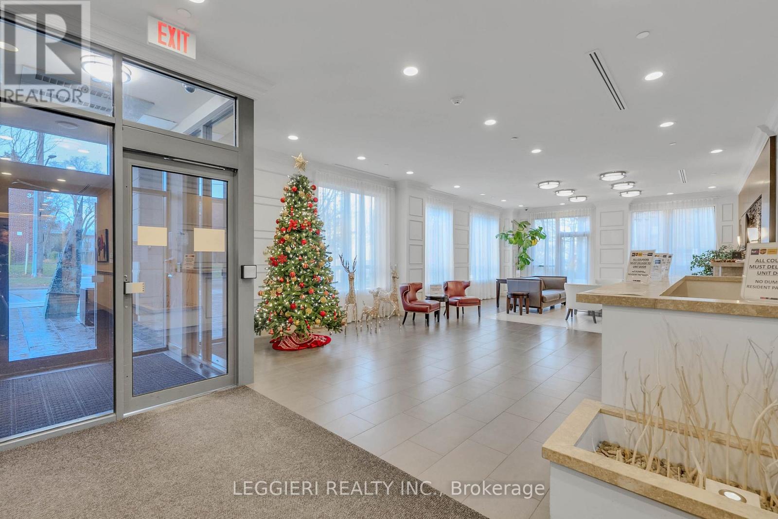 522 - 35 Saranac Boulevard, Toronto, Ontario M6A 2G4 - Photo 3 - C12589008