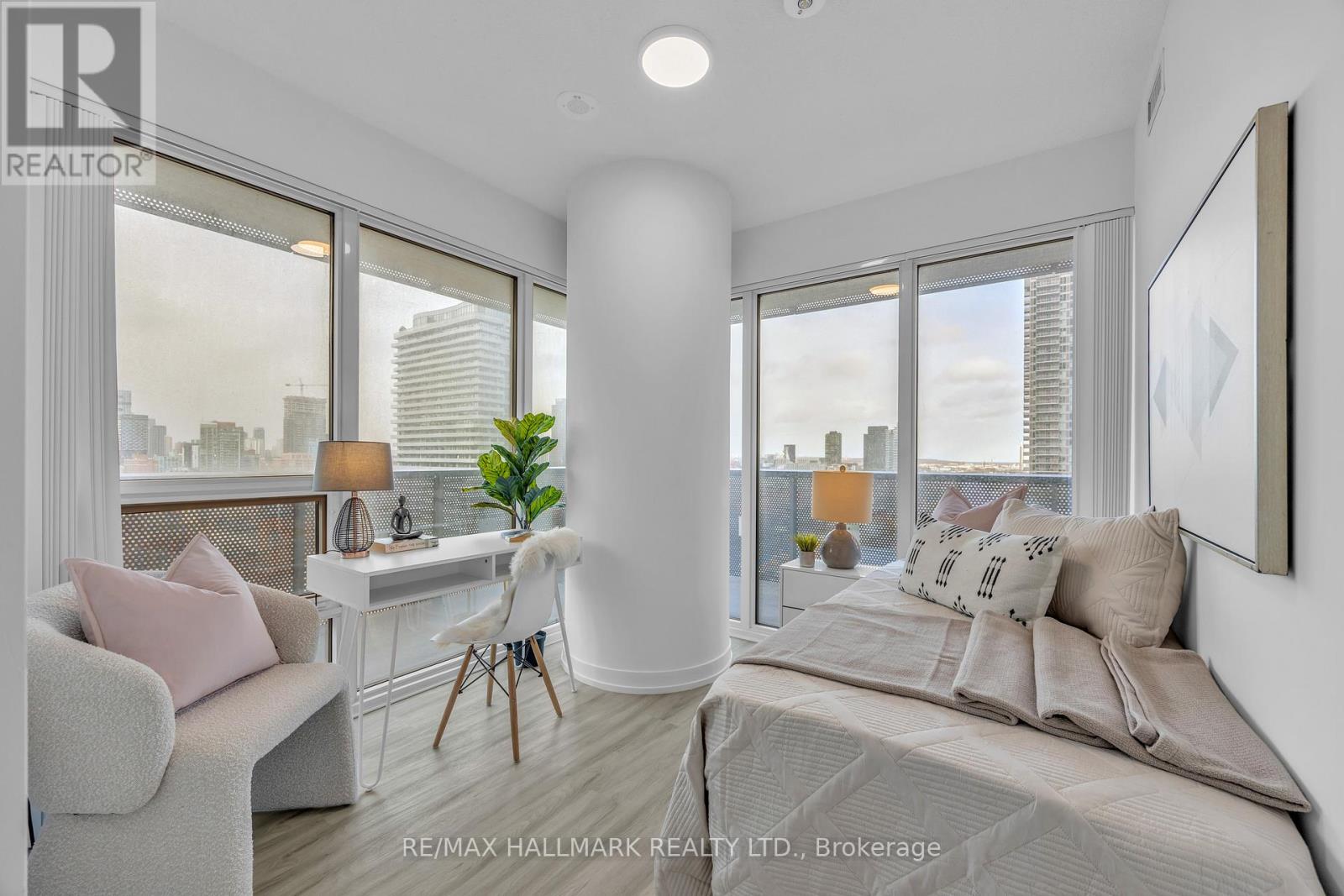 1905 - 55 Cooper Street, Toronto, Ontario  M5E 0G1 - Photo 18 - C12589040