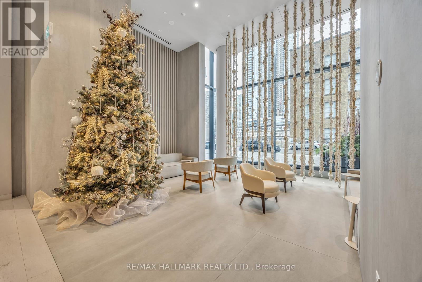 1905 - 55 Cooper Street, Toronto, Ontario  M5E 0G1 - Photo 4 - C12589040