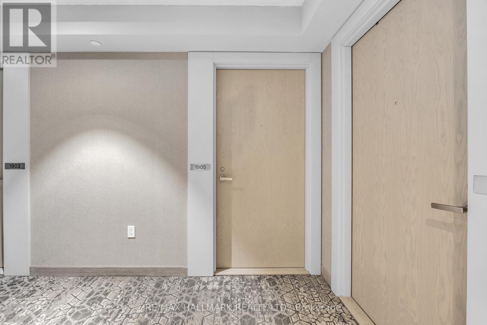 1905 - 55 Cooper Street, Toronto, Ontario  M5E 0G1 - Photo 5 - C12589040