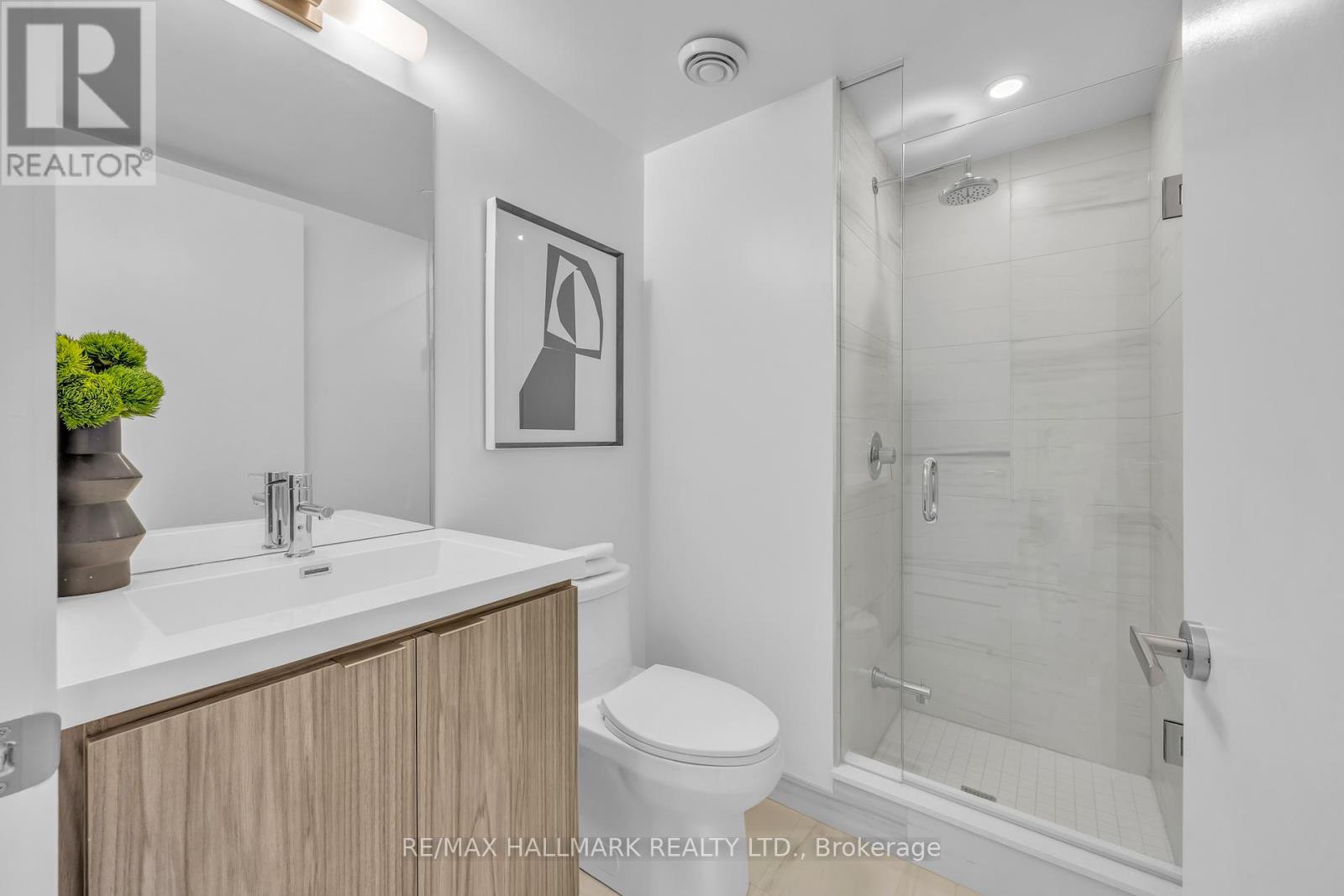 1905 - 55 Cooper Street, Toronto, Ontario  M5E 0G1 - Photo 9 - C12589040