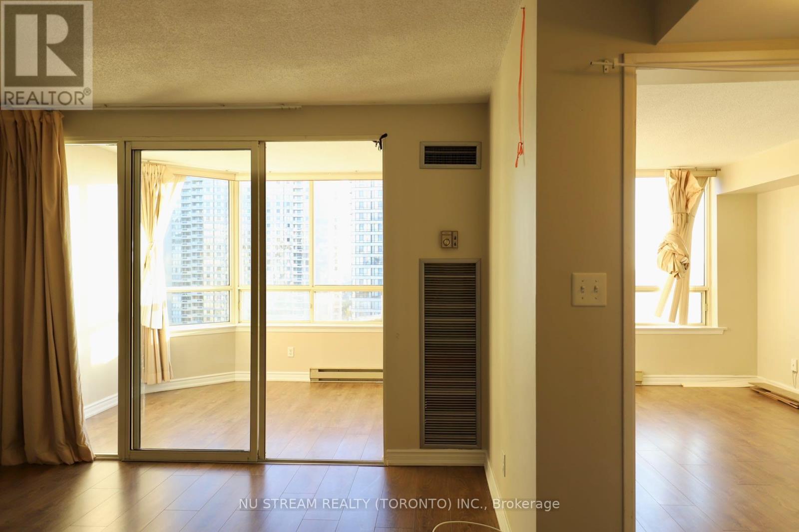 1006 - 175 Bamburgh Circle, Toronto, Ontario  M1W 3X8 - Photo 9 - E12589032