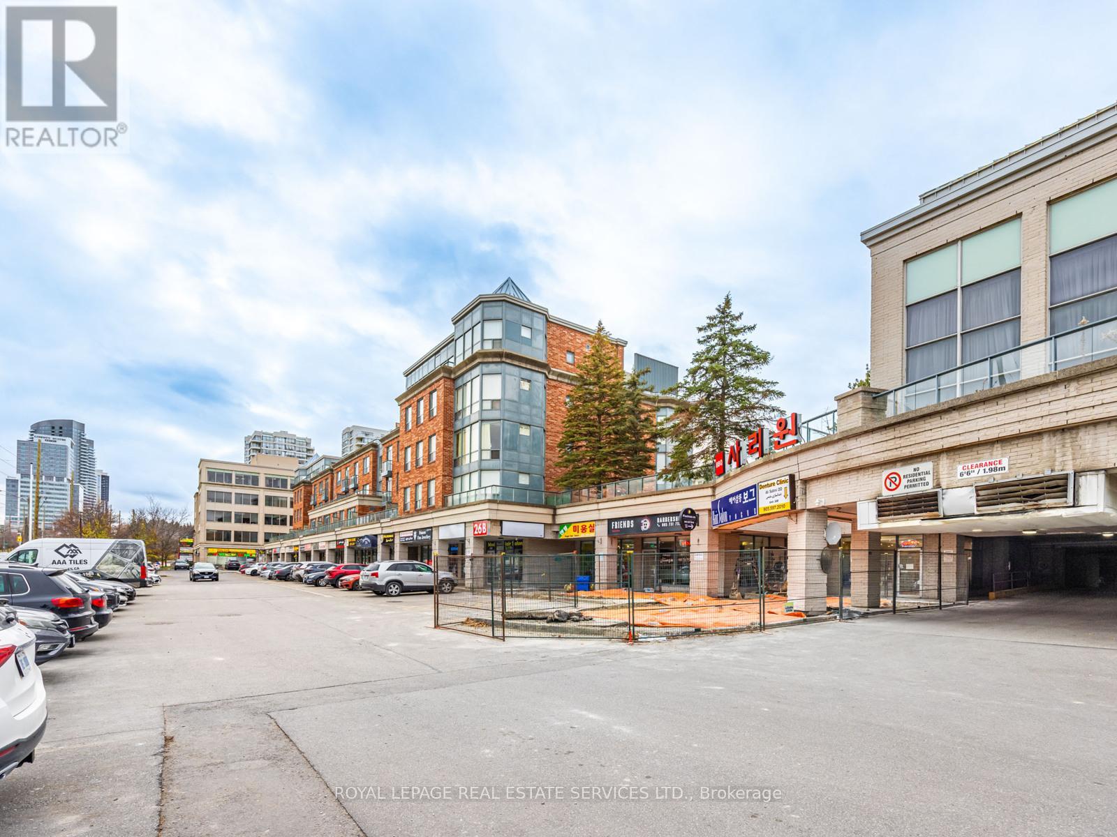 35b - 7378 Yonge Street, Vaughan, Ontario  L4J 8J1 - Photo 29 - N12589042