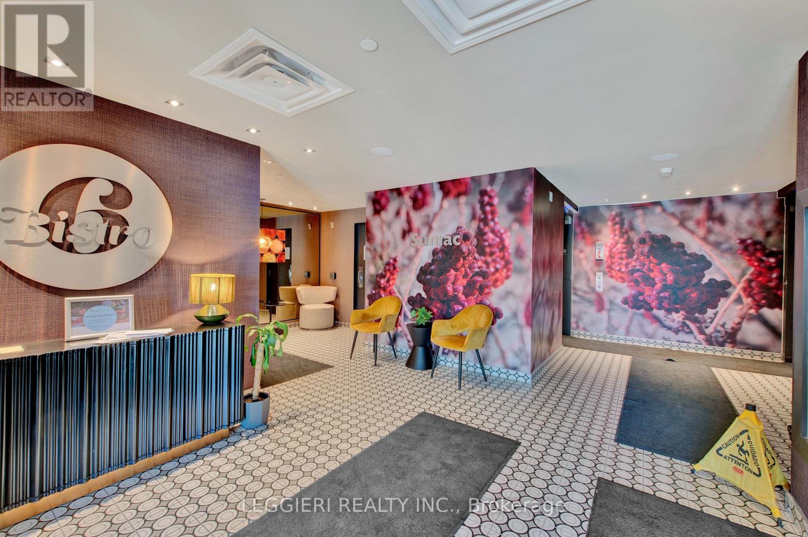 615 - 4 Spice Way, Barrie, Ontario  L9J 0M2 - Photo 3 - S12589010