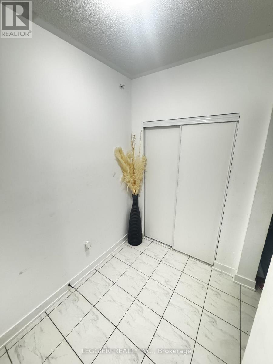 615 - 4 Spice Way, Barrie, Ontario  L9J 0M2 - Photo 7 - S12589010