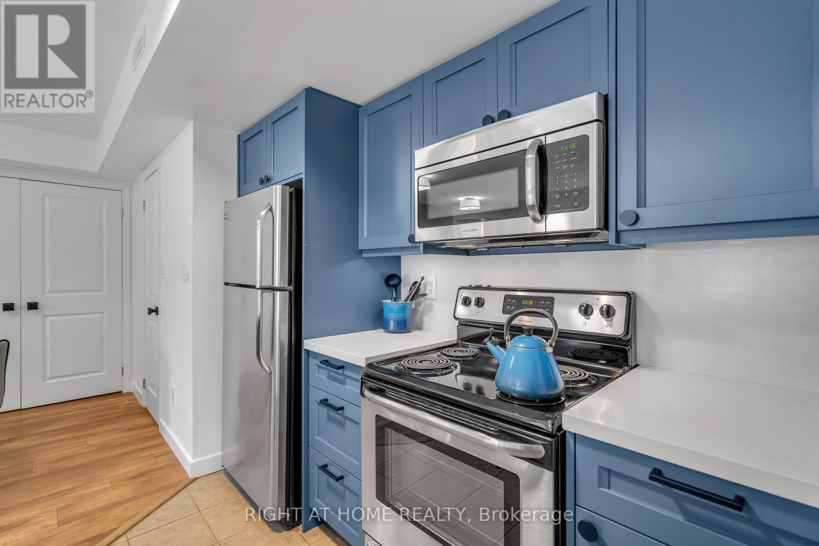 146 - 12 Foundry Avenue, Toronto, Ontario  M6H 0A7 - Photo 11 - W12589006