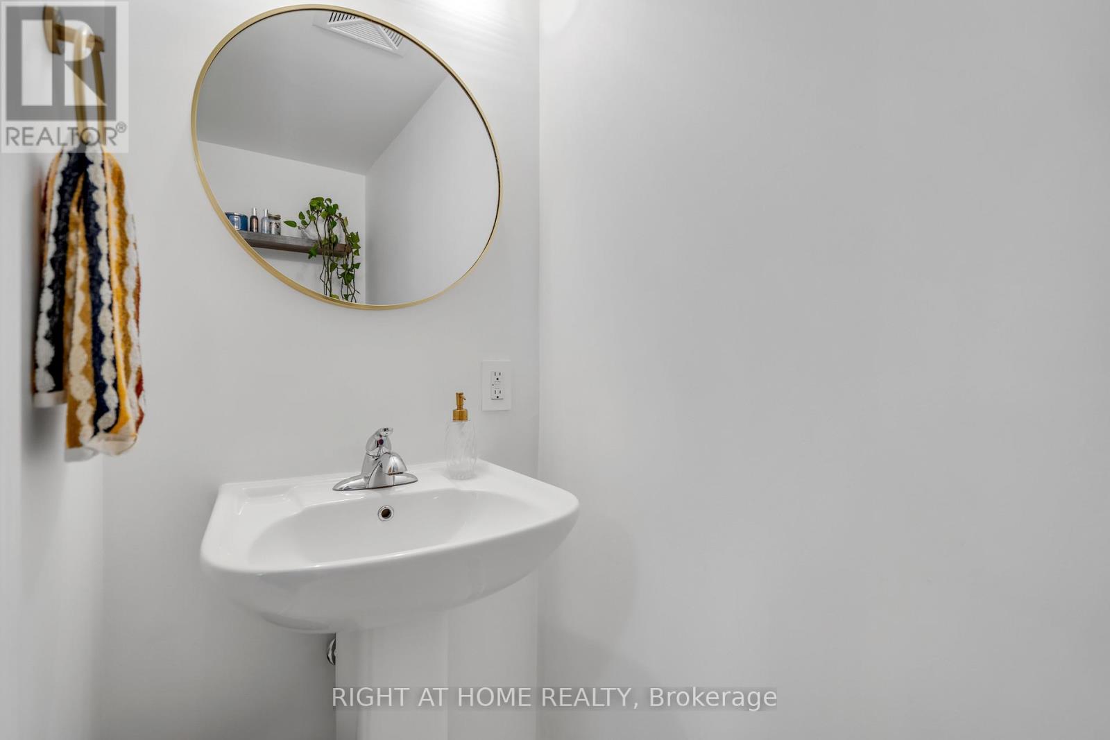 146 - 12 Foundry Avenue, Toronto, Ontario  M6H 0A7 - Photo 18 - W12589006