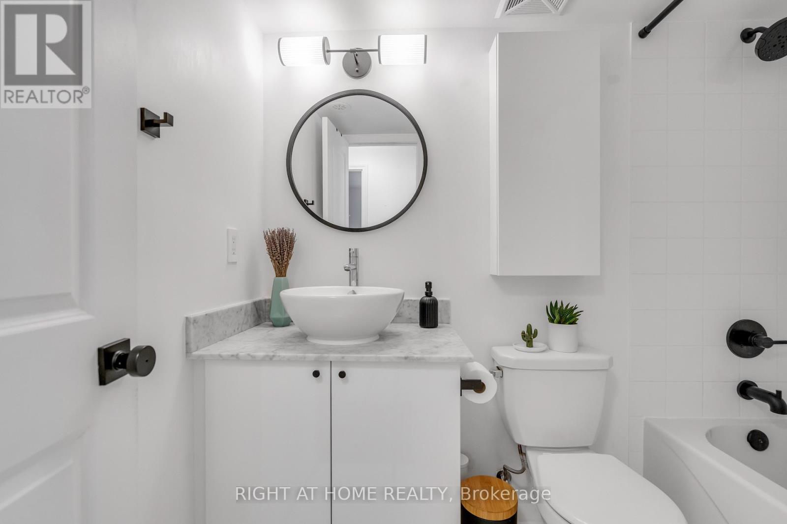 146 - 12 Foundry Avenue, Toronto, Ontario  M6H 0A7 - Photo 34 - W12589006