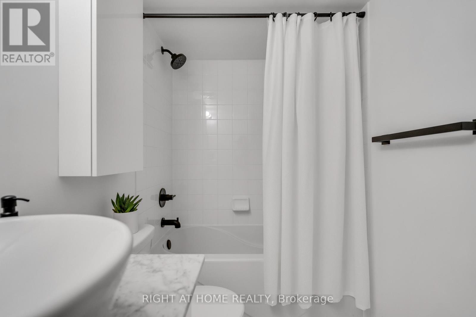 146 - 12 Foundry Avenue, Toronto, Ontario  M6H 0A7 - Photo 36 - W12589006