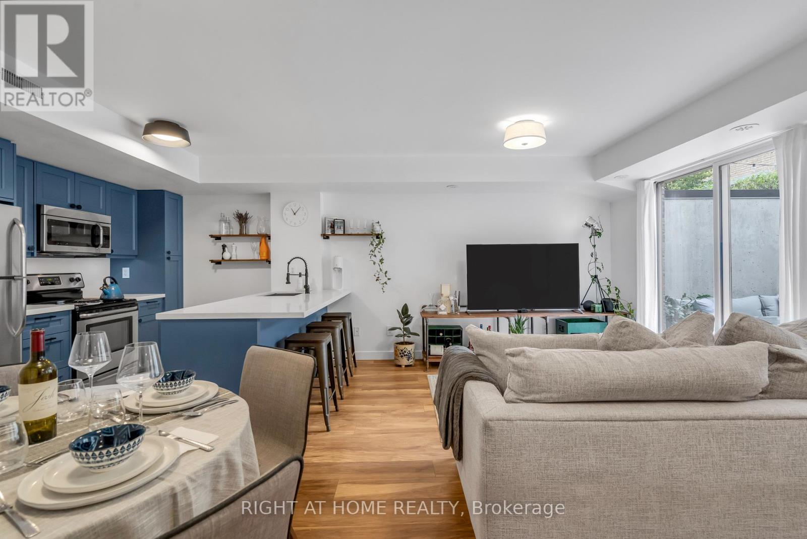 146 - 12 Foundry Avenue, Toronto, Ontario  M6H 0A7 - Photo 4 - W12589006