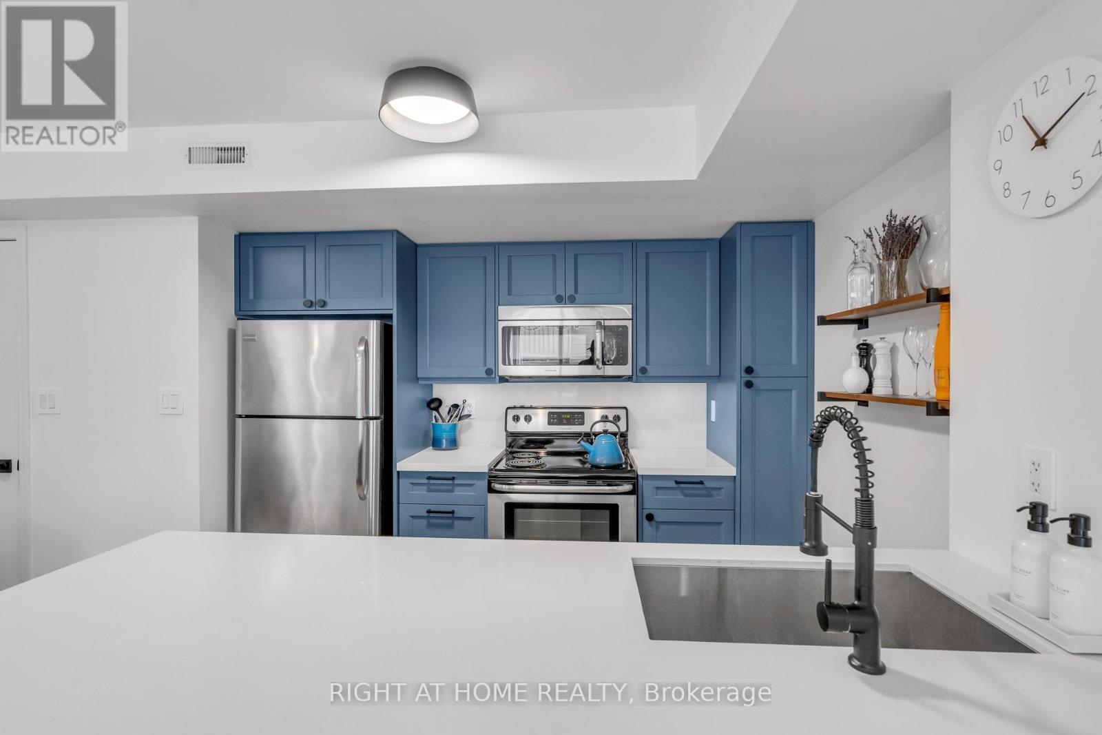 146 - 12 Foundry Avenue, Toronto, Ontario  M6H 0A7 - Photo 7 - W12589006