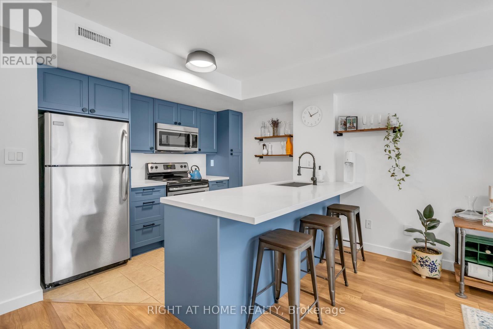 146 - 12 Foundry Avenue, Toronto, Ontario  M6H 0A7 - Photo 8 - W12589006