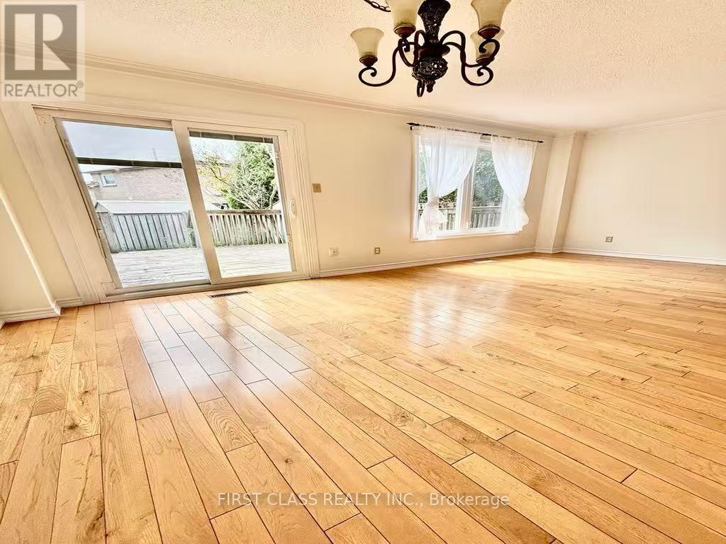 Main&upper Level - 4230 Perivale Road, Mississauga, Ontario  L5C 3Y5 - Photo 4 - W12589018