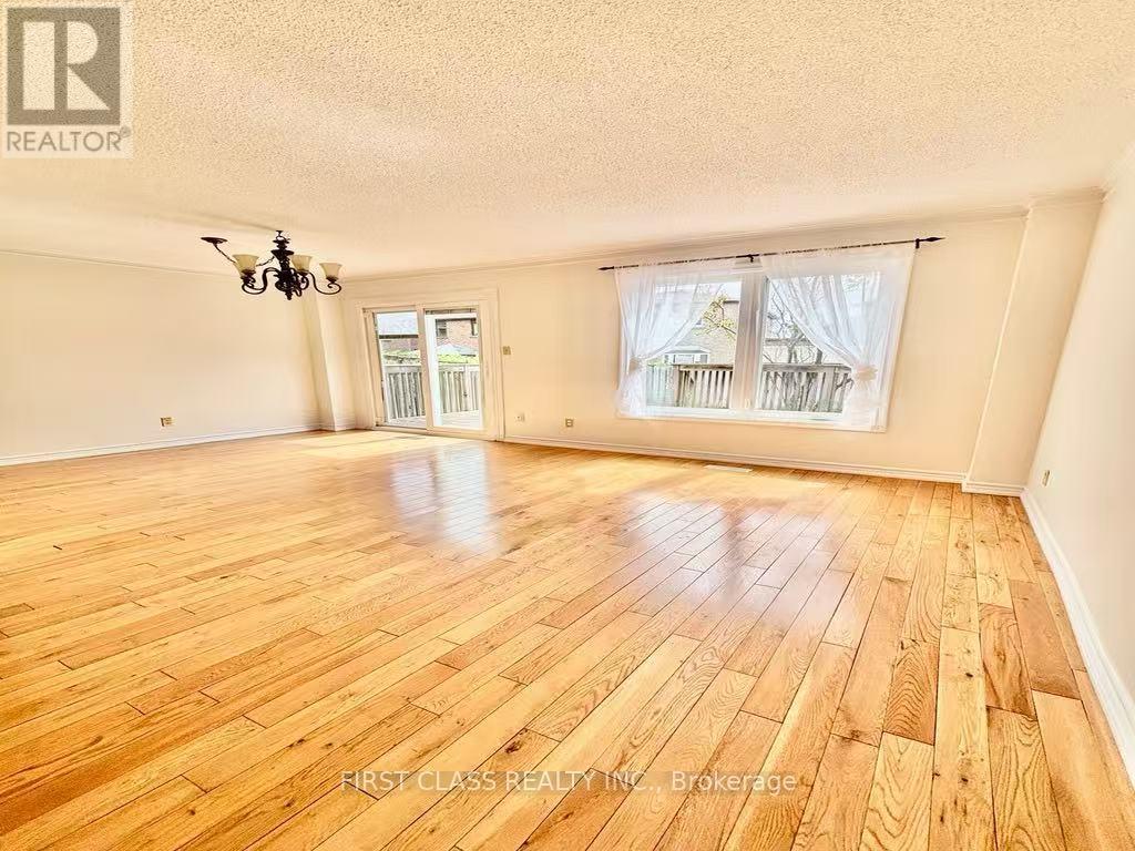 Main&upper Level - 4230 Perivale Road, Mississauga, Ontario  L5C 3Y5 - Photo 5 - W12589018