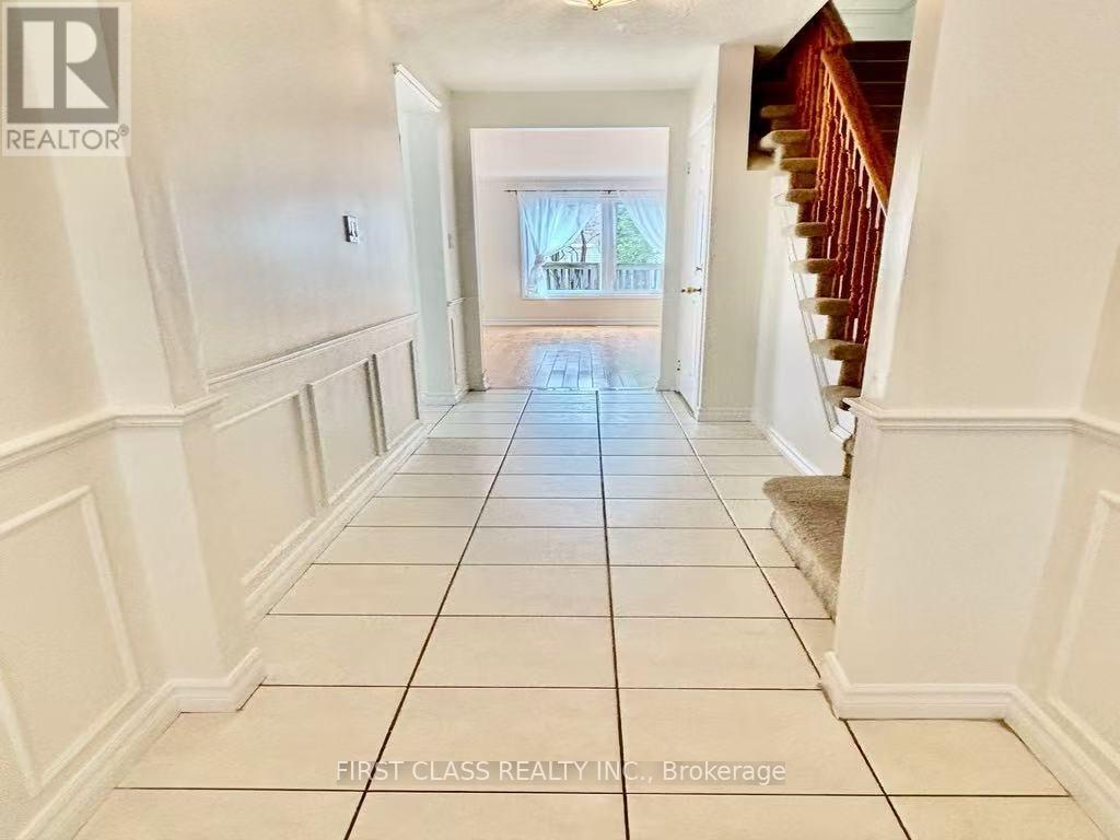 Main&upper Level - 4230 Perivale Road, Mississauga, Ontario  L5C 3Y5 - Photo 9 - W12589018