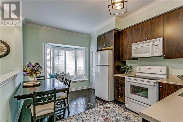 4298 Ingram Common, Burlington, Ontario  L7L 0C4 - Photo 2 - W12589022