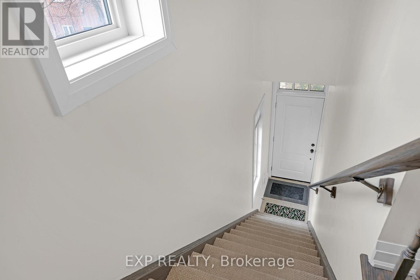 18 - 3077 Cawthra Road, Mississauga, Ontario  L5A 2X4 - Photo 3 - W12589028