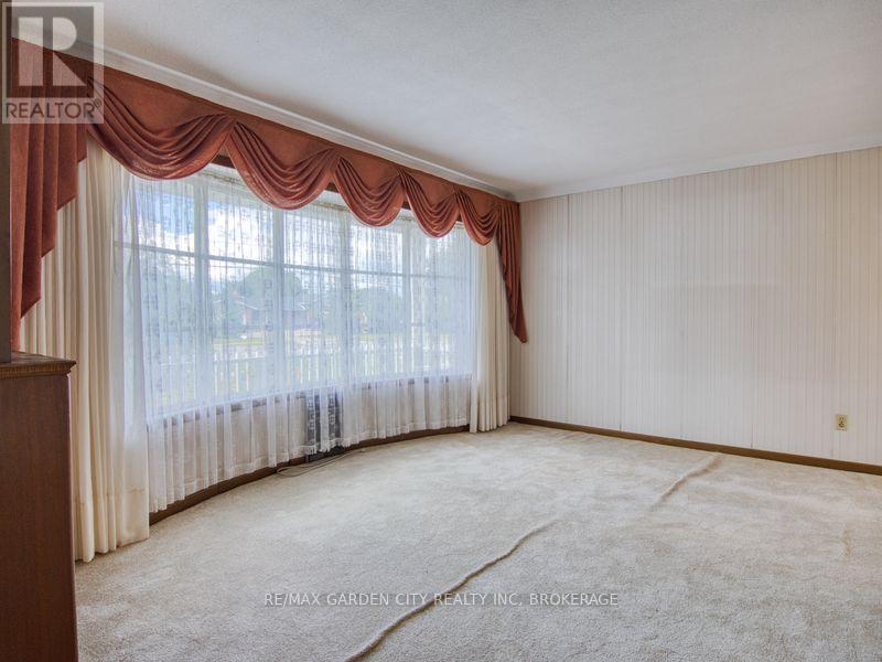 230 Lakeshore Road, St. Catharines, Ontario  L2M 1R5 - Photo 12 - X12589060