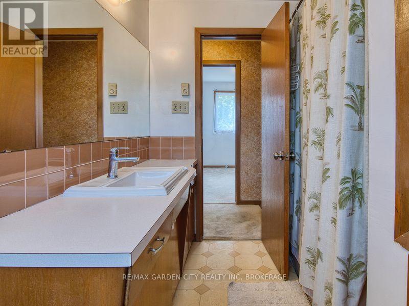 230 Lakeshore Road, St. Catharines, Ontario  L2M 1R5 - Photo 28 - X12589060