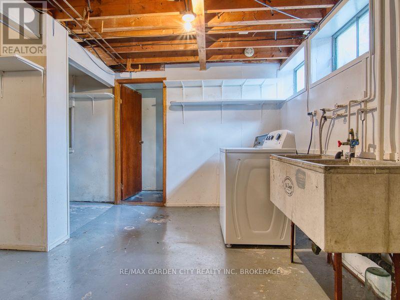 230 Lakeshore Road, St. Catharines, Ontario  L2M 1R5 - Photo 37 - X12589060