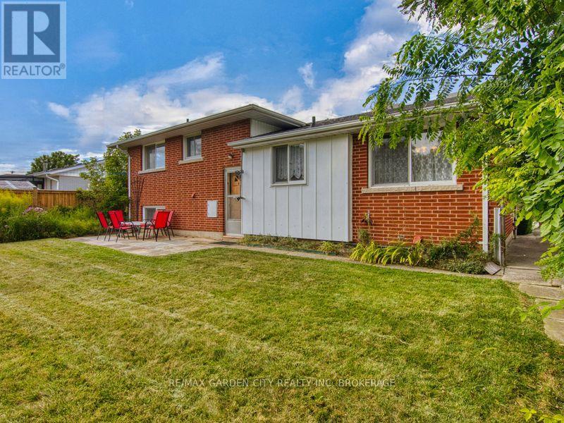 230 Lakeshore Road, St. Catharines, Ontario  L2M 1R5 - Photo 8 - X12589060