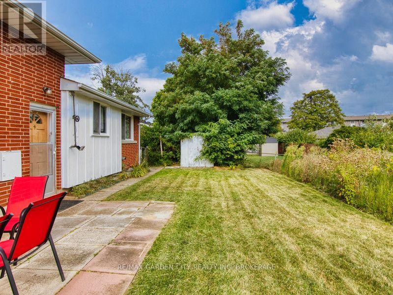 230 Lakeshore Road, St. Catharines, Ontario  L2M 1R5 - Photo 9 - X12589060