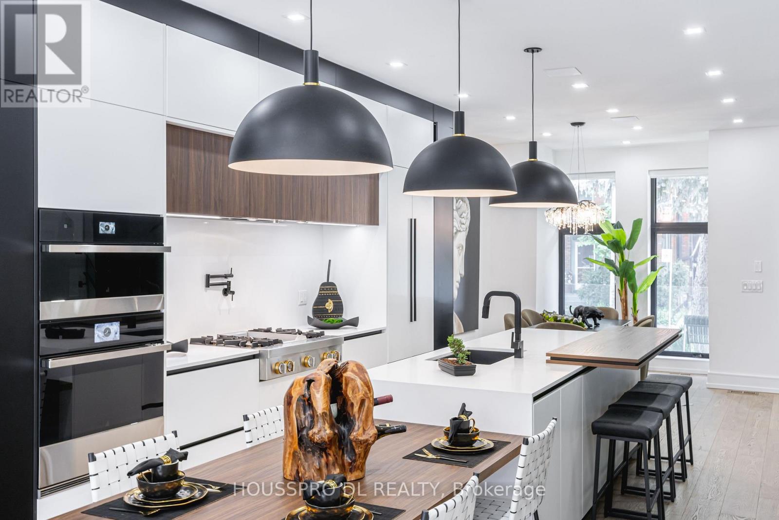 82 Major Street, Toronto, Ontario  M5S 2L1 - Photo 14 - C12589056