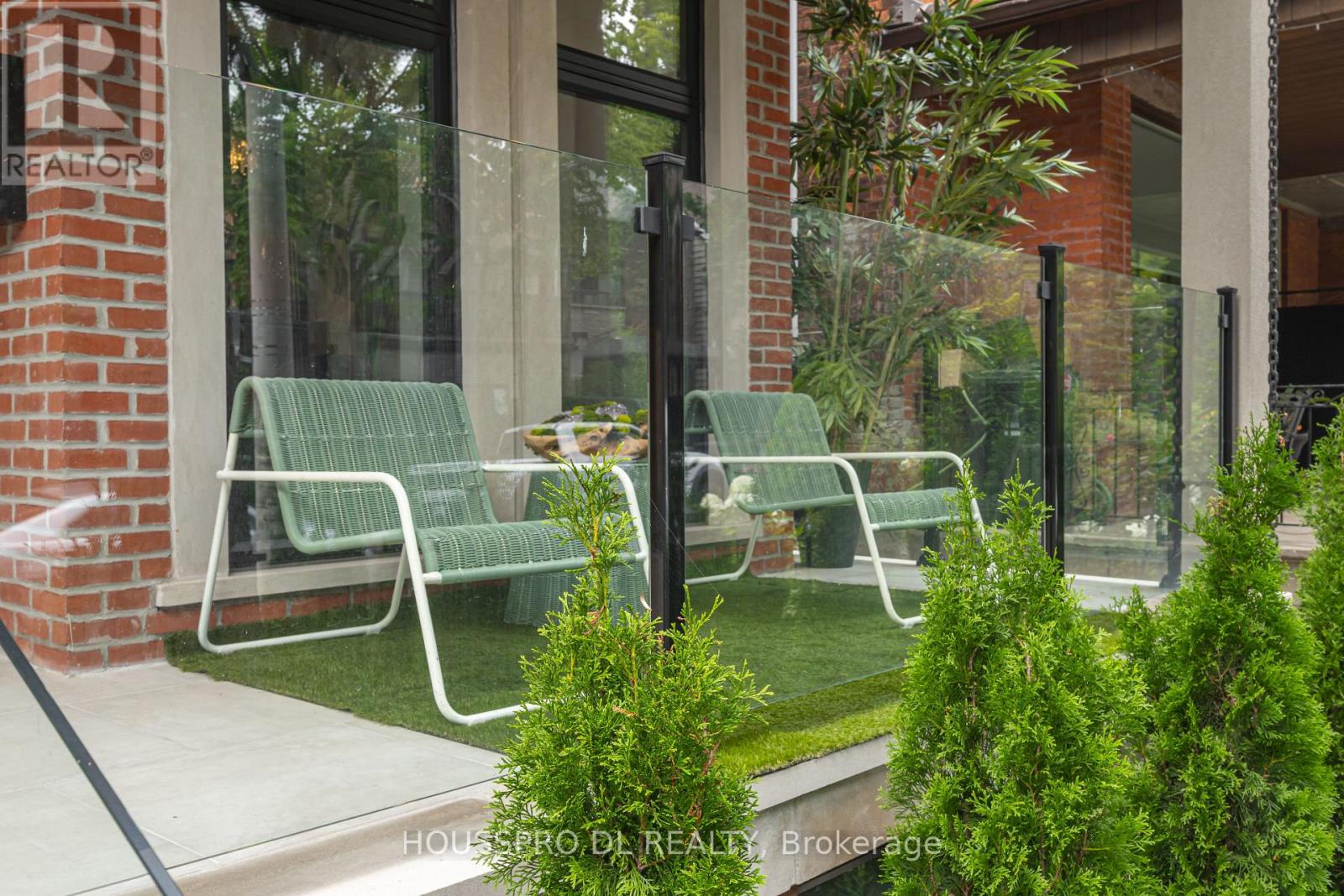 82 Major Street, Toronto, Ontario  M5S 2L1 - Photo 3 - C12589056