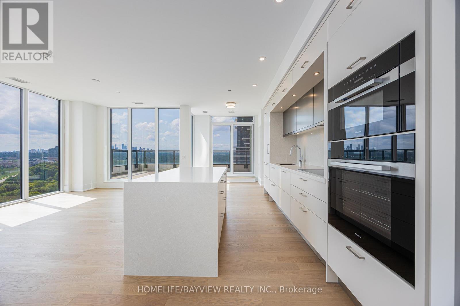 1510 - 30 Inn On The Park Drive, Toronto, Ontario  M3C 0P7 - Photo 4 - C12589086