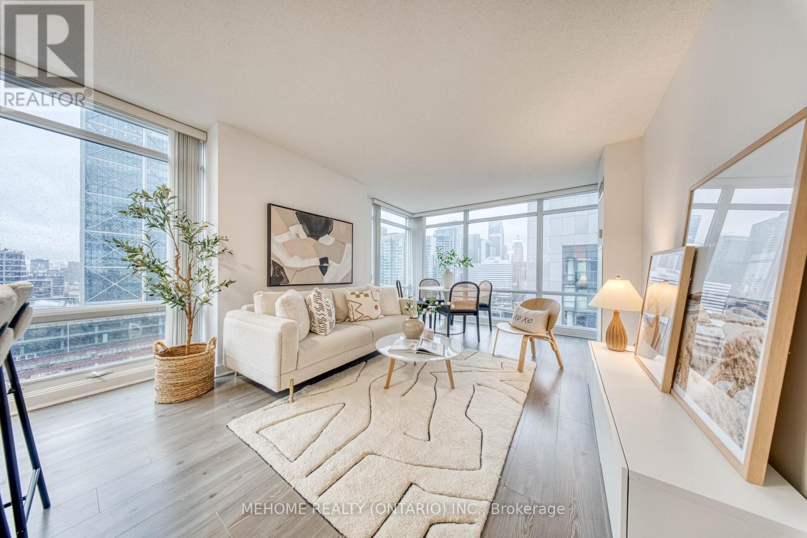 1902 - 25 TELEGRAM MEWS, Toronto, Ontario