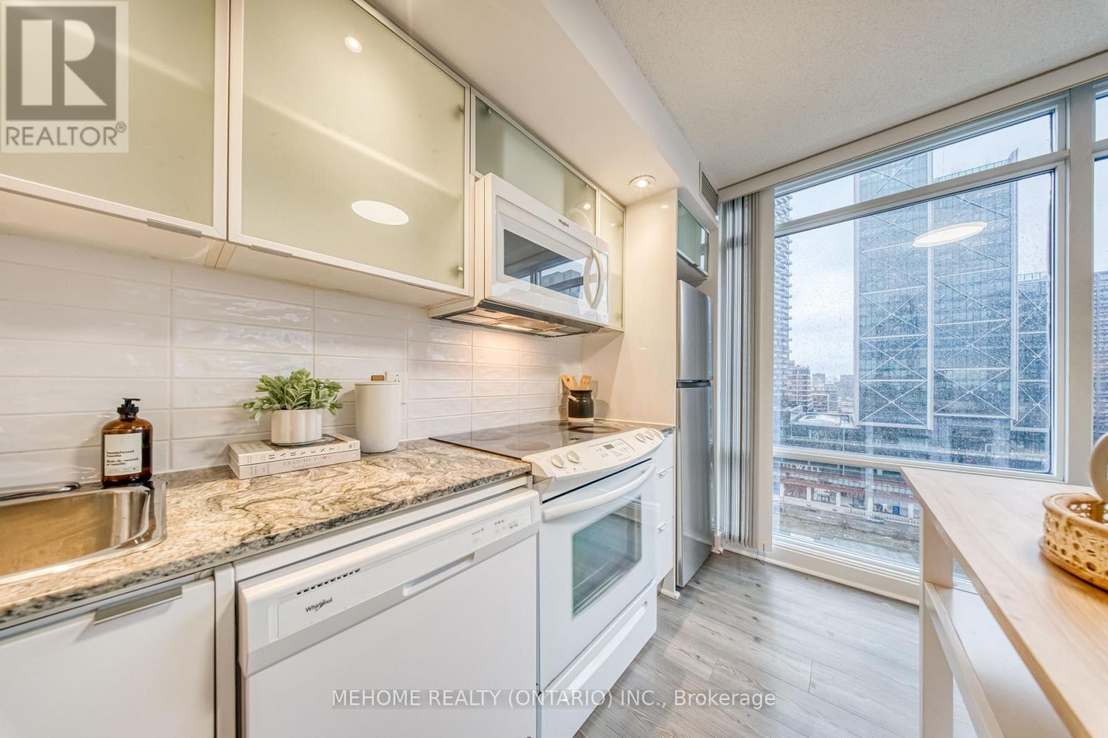 1902 - 25 Telegram Mews, Toronto, Ontario  M5V 3Z1 - Photo 13 - C12589092