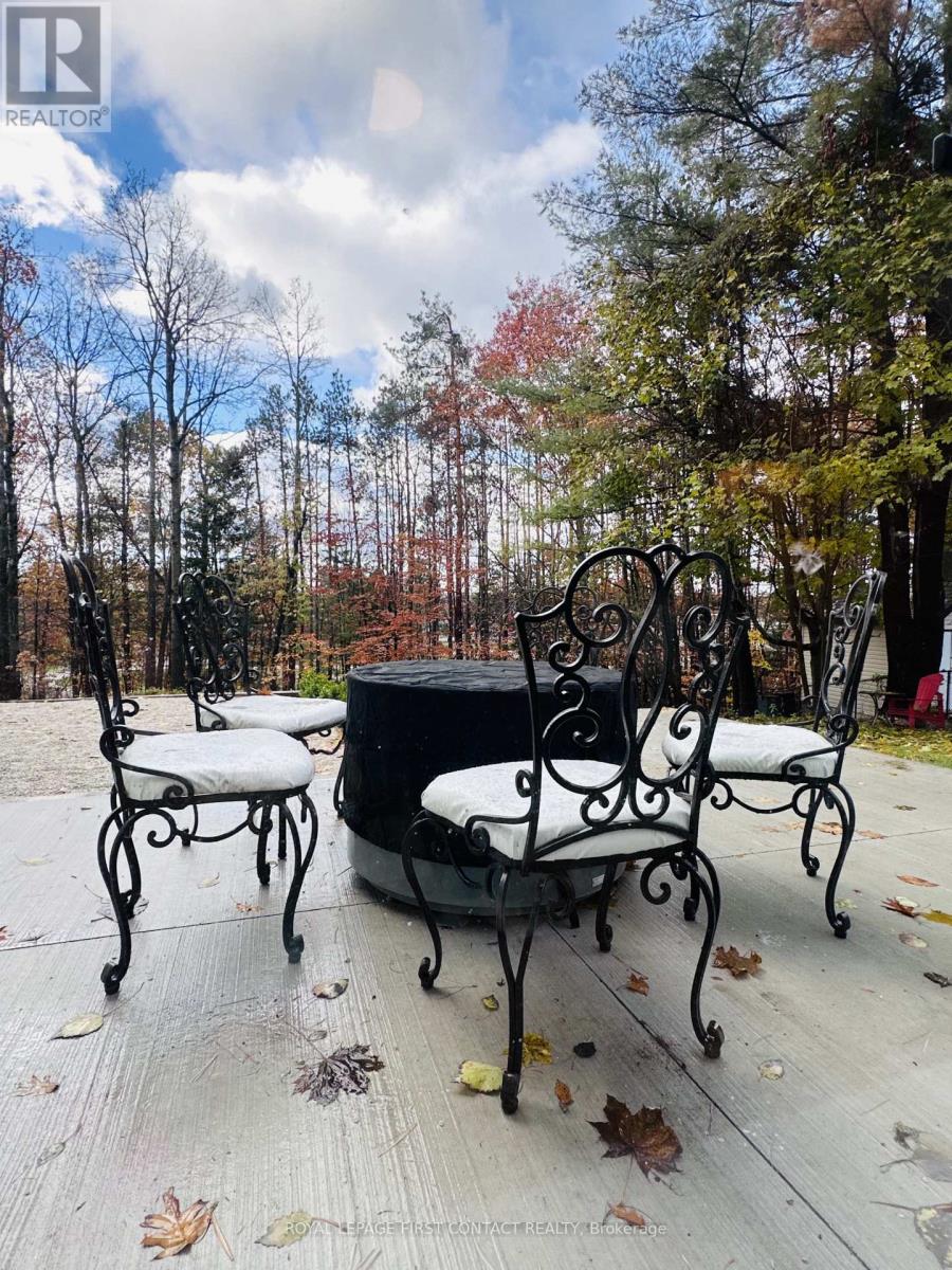 4b Pierce Court, Springwater, Ontario  L9X 0J4 - Photo 15 - S12589078