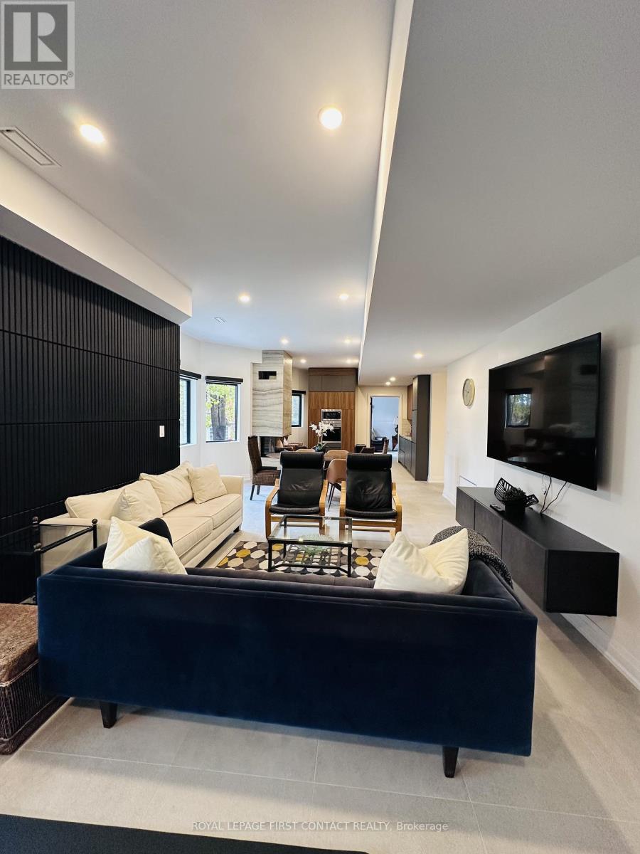 4b Pierce Court, Springwater, Ontario  L9X 0J4 - Photo 2 - S12589078